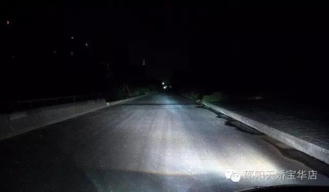 尤其是改過氙氣大燈的車主們，定期檢查電路，檢查火花塞是否積碳老化，這是很有必要的！