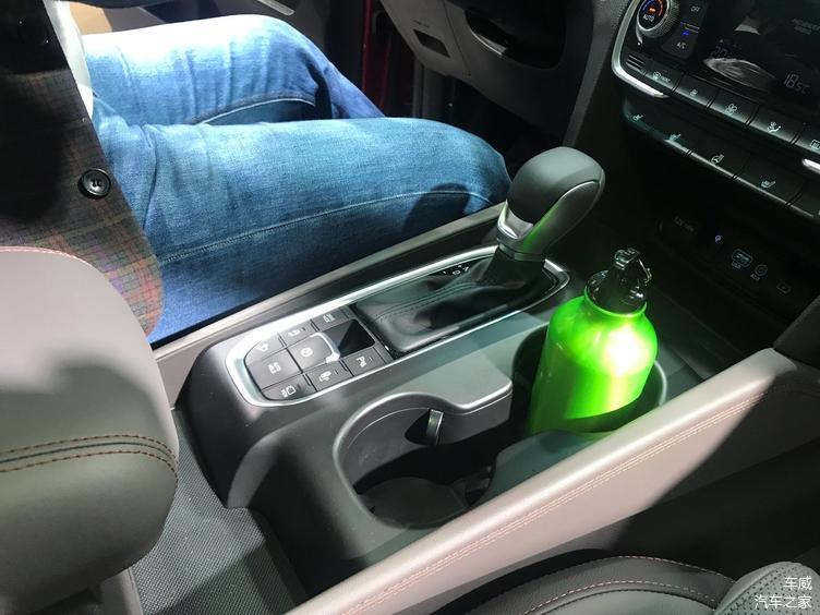 日內(nèi)瓦車展：實拍現(xiàn)代全新格越，追求實用性的SUV