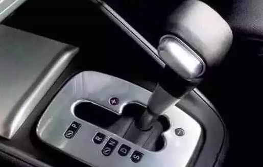 自動(dòng)檔車這樣開提前報(bào)廢，多少老司機(jī)中招