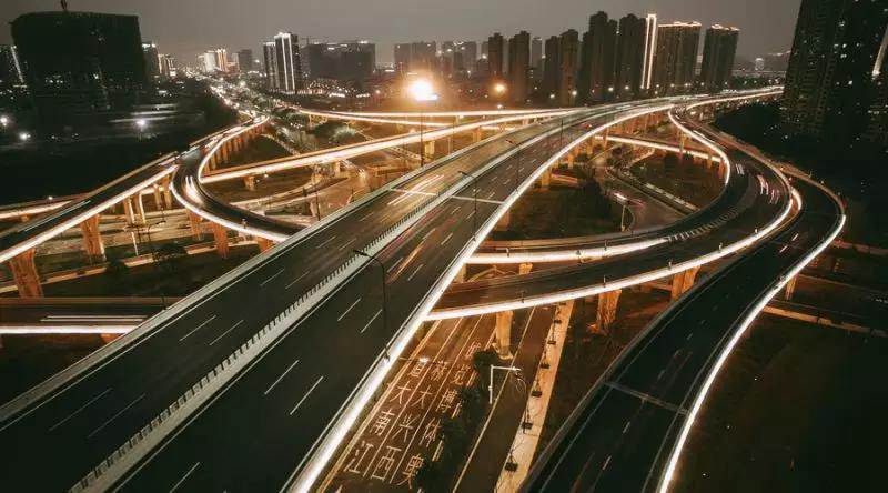 這些上道必知汽車燈語(yǔ)，你知道嗎？