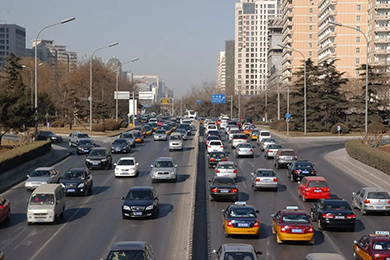 鬧市開車必學(xué)技巧，你會(huì)幾招？